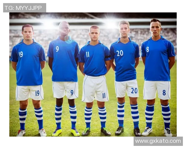 油头球星闪耀绿茵场 解析球场魅力与个人风格的完美结合